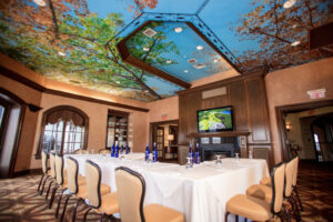Enjoy stunning dining spaces for Corporate Events at the Saratoga National Golf Club.