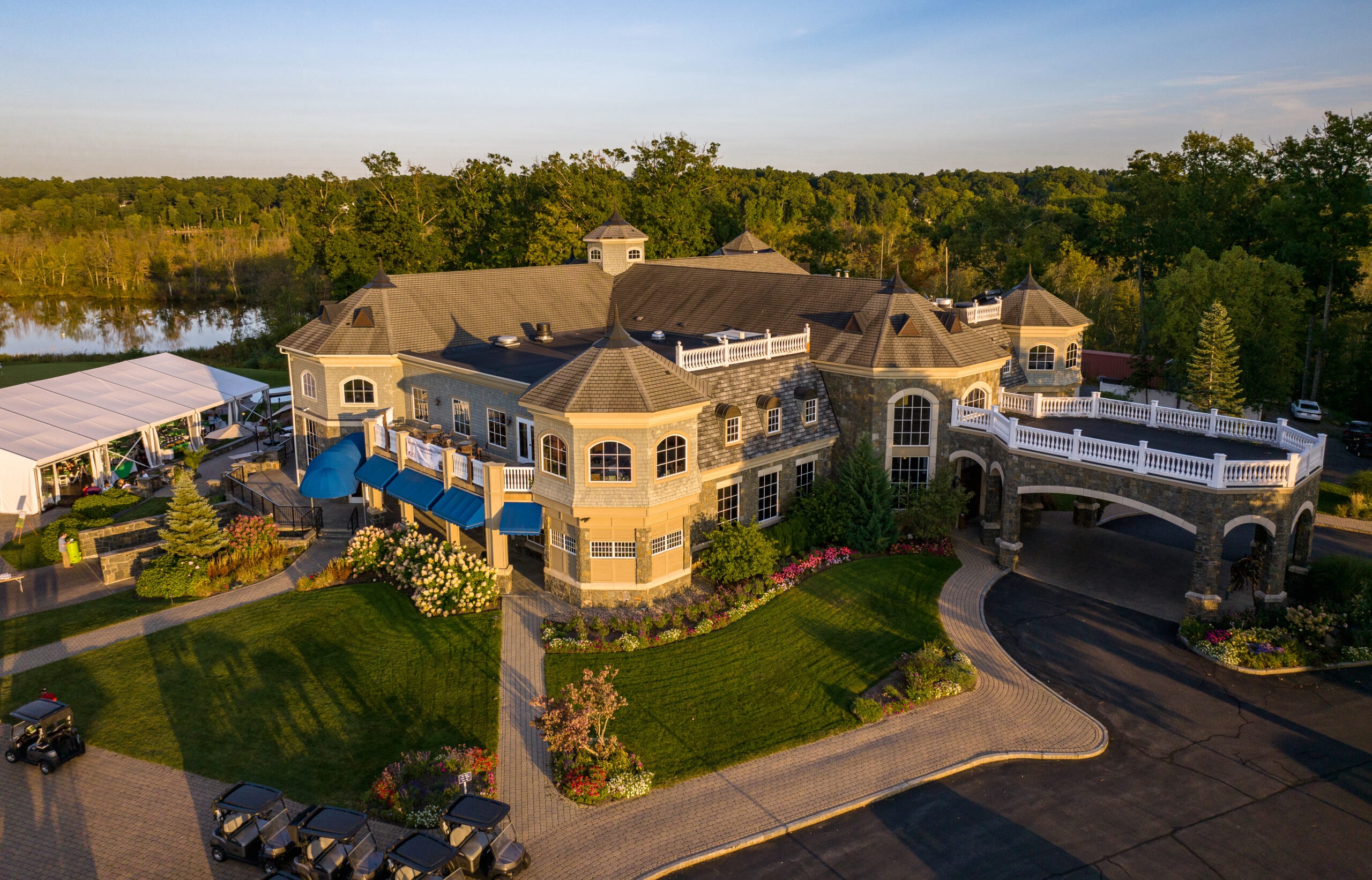 How to Plan a Wedding Reception in Saratoga Springs: 7 Details to Consider